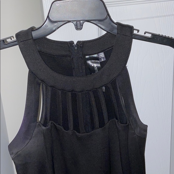 Black dress - Picture 3 of 5